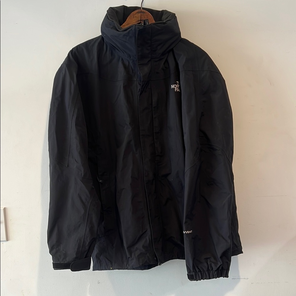 The North Face Black Performance Jacket Weather-Resistant Design
